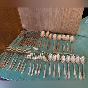 Vintage Oneida cutlery set 41 piece silver plated floral pattern